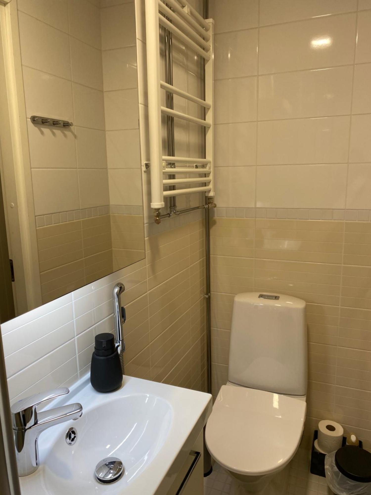 Modern Equipped Studio In Vibrant Kallio, Near Transit & Dining Spots 헬싱키 외부 사진